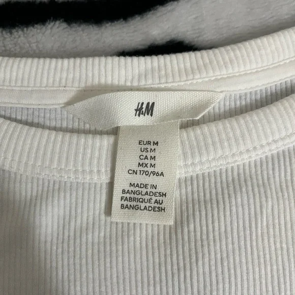 h&m cream white basic tee - Picture 2 of 2